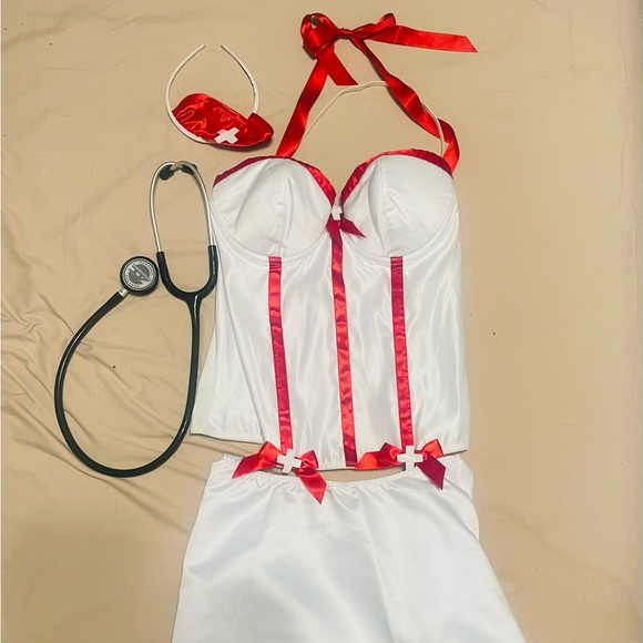Nurse Costume Frederick’s of Hollywood sexy Halloween Fashion Nova women’s - Picture 5 of 8